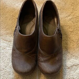 Brown Leather Dansko clogs sz 41